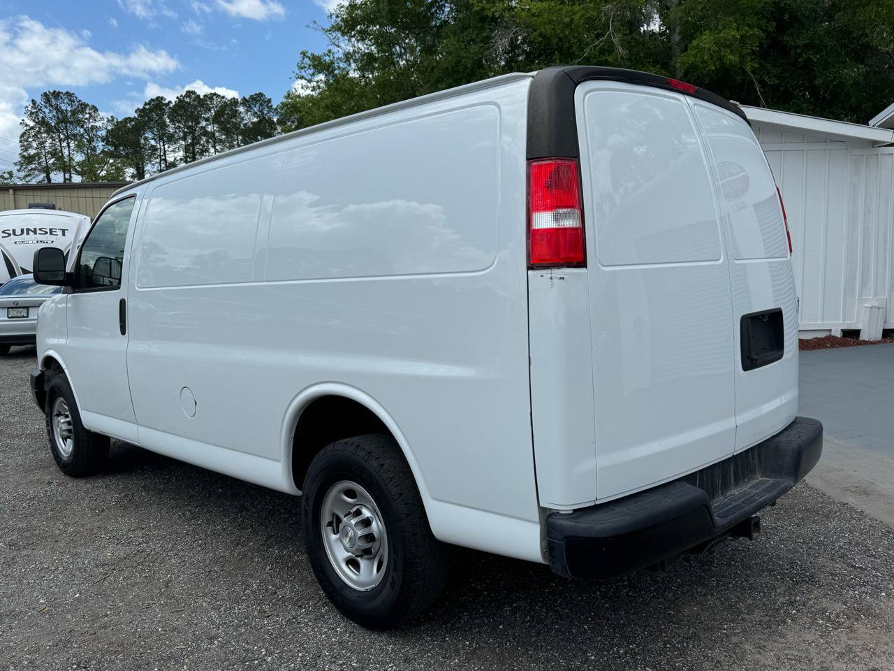 Used 2021 Chevrolet Express 2500 RWD image 7