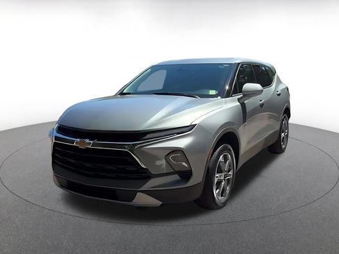 Used 2025 Chevrolet Blazer LT FWD image 5