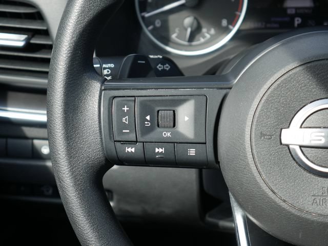 Used 2024 Nissan Rogue SV FWD image 15