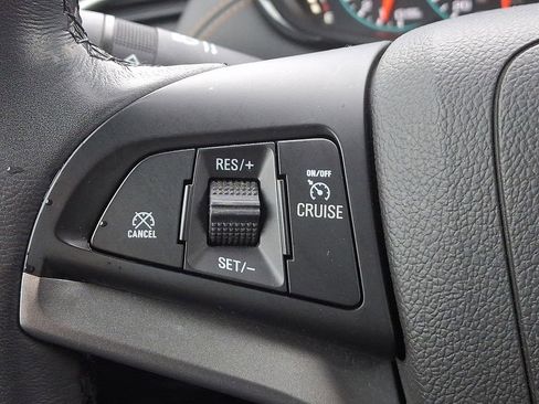 Certified 2022 Chevrolet Trax LT w/ LT Convenience Package image 21