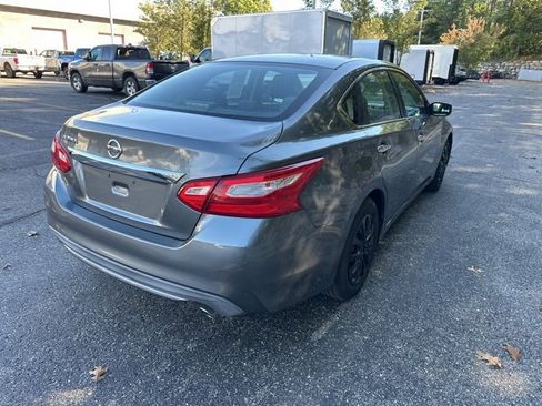 Used 2017 Nissan Altima 2.5 S w/ Power Driver Seat Package image 5