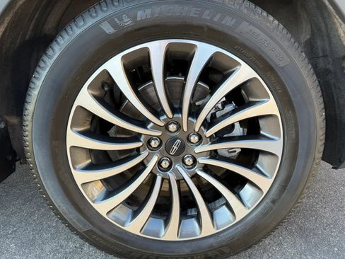 Used 2021 Lincoln Aviator Reserve w/ Elements Package Plus RWD image 8
