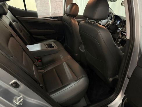 Used 2017 Hyundai Elantra Limited image 25