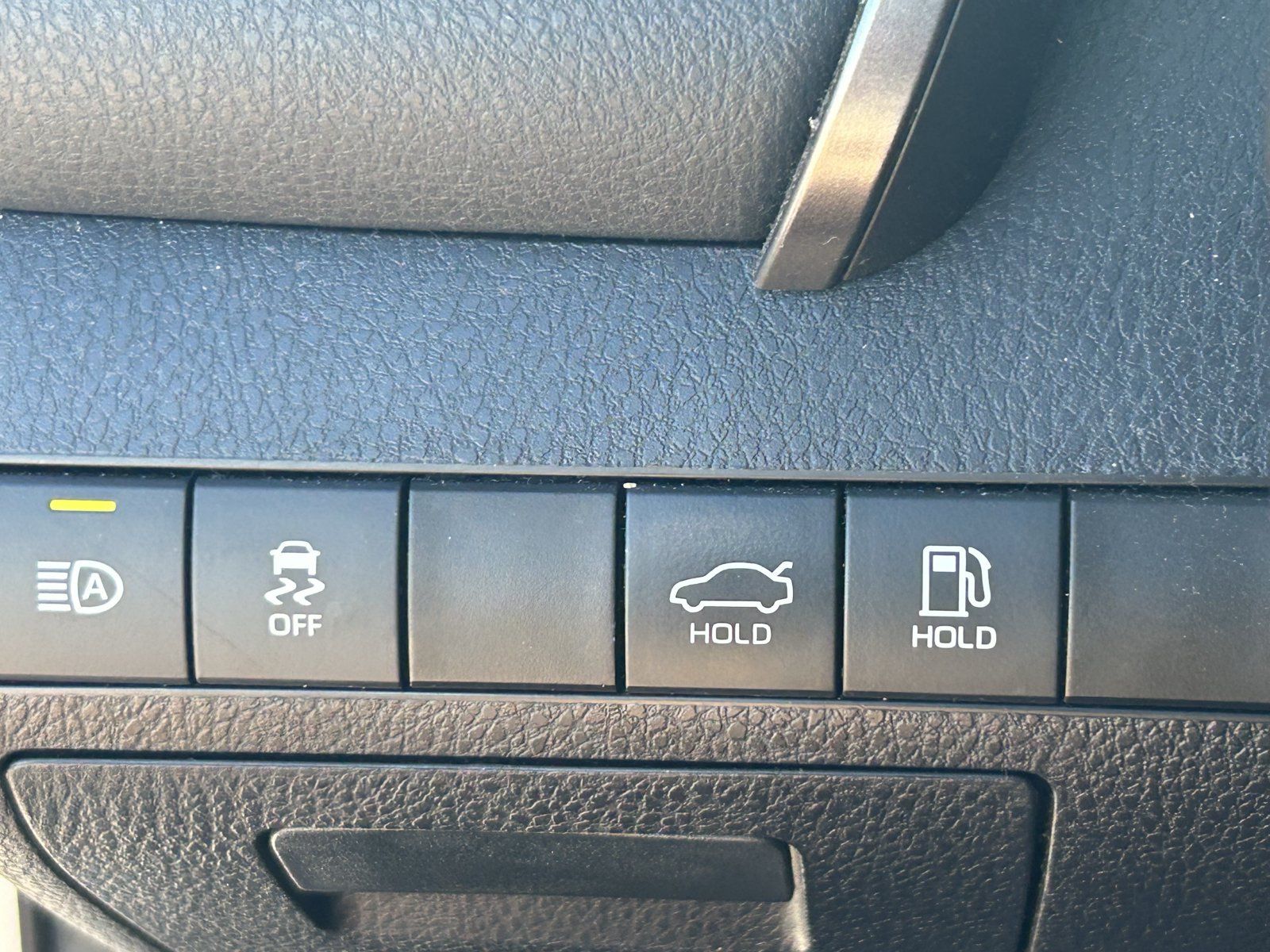 Used 2019 Toyota Camry SE FWD image 19