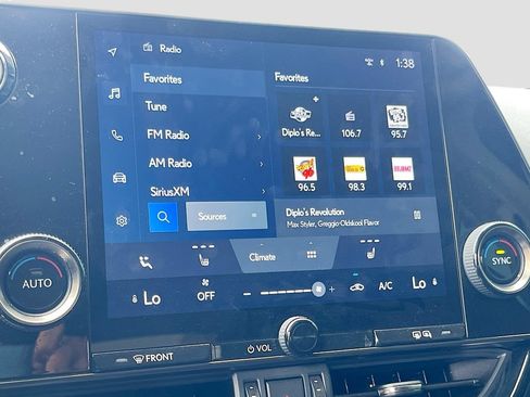Used 2024 Lexus NX 250 FWD w/ Towing Package (2000 Lbs) image 15