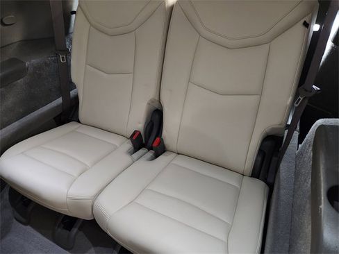 Used 2021 Cadillac XT6 Premium Luxury image 32