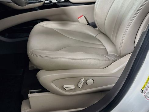 Used 2022 Lincoln Nautilus AWD w/ Premium Package image 21