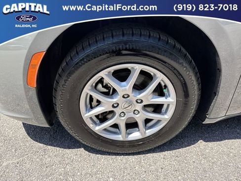 Used 2023 Chrysler Pacifica Touring-L FWD image 13