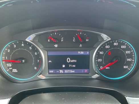 Used 2022 Chevrolet Traverse LT w/ LPO, 'HIT The Road' Package AWD/4WD image 4