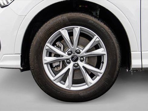 Certified 2025 Audi Q3 2.0T Premium Plus w/ Premium Plus Package image 9