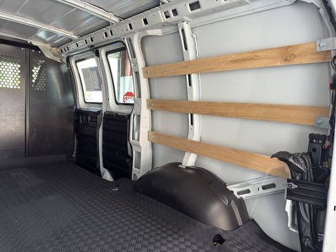 Used 2024 Chevrolet Express 2500 w/ Driver Convenience Package image 9