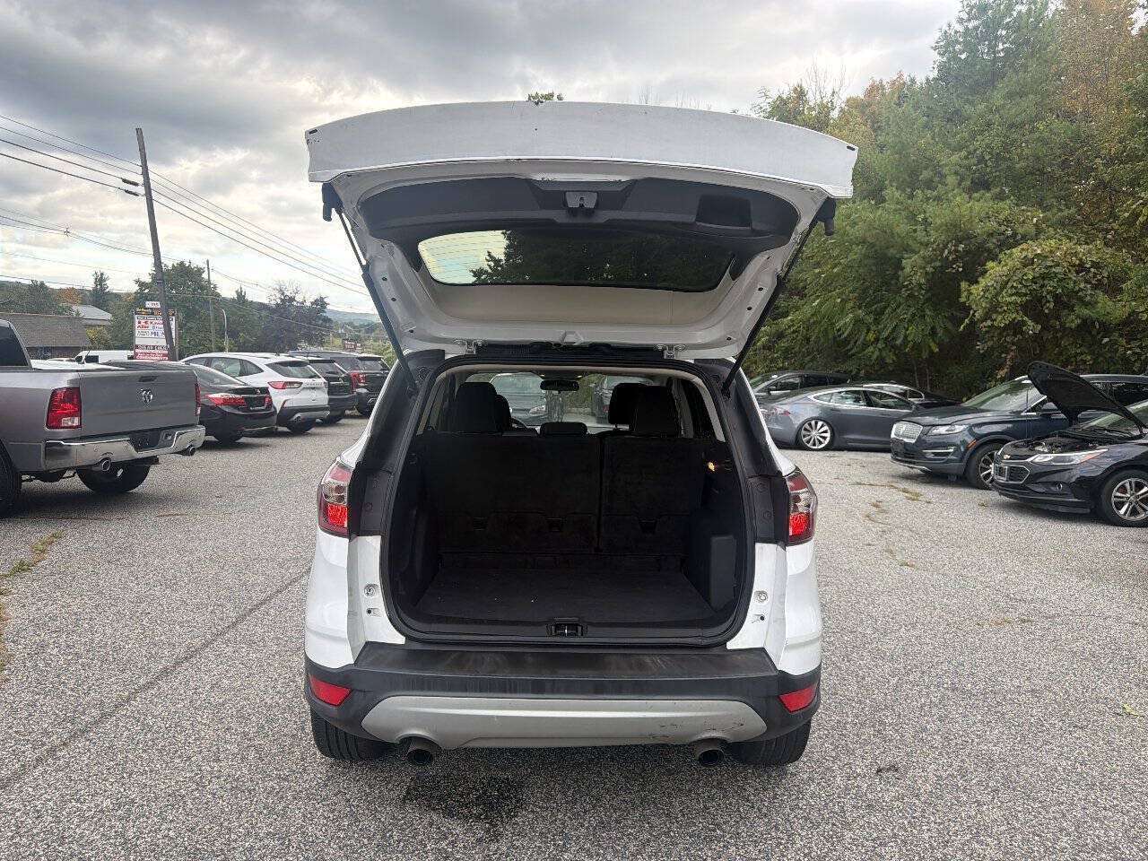 Used 2017 Ford Escape SE FWD image 15