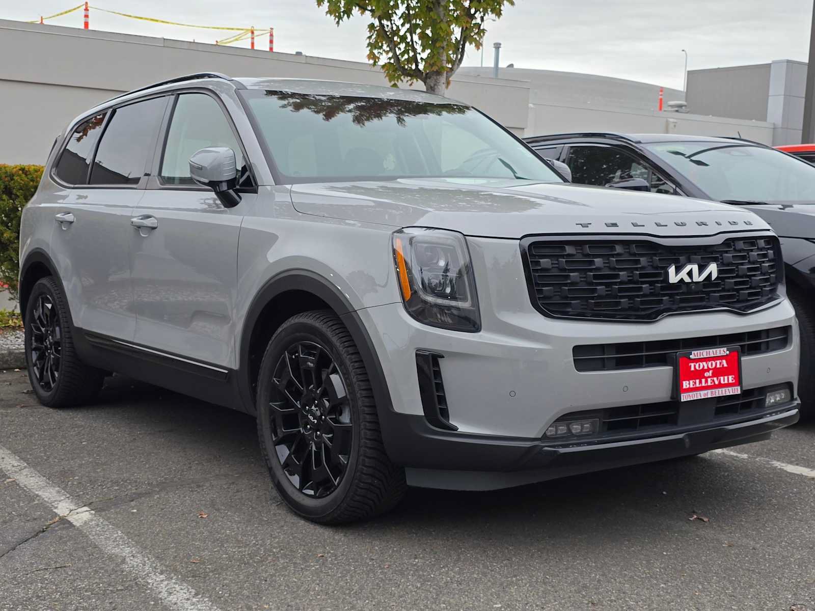 Used 2022 Kia Telluride SX w/ SX Prestige Package AWD/4WD image 3