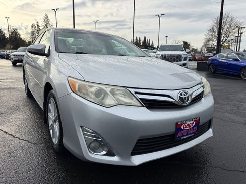 Used 2013 Toyota Camry XLE w/ Leather Pkg image 13