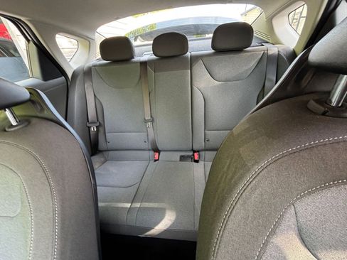 Used 2025 Kia K4 FWD image 34