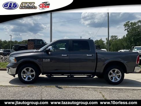 Used 2017 RAM 1500 Laramie w/ Convenience Group AWD/4WD image 4
