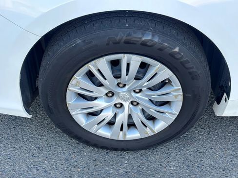 Used 2012 Toyota Camry LE image 9