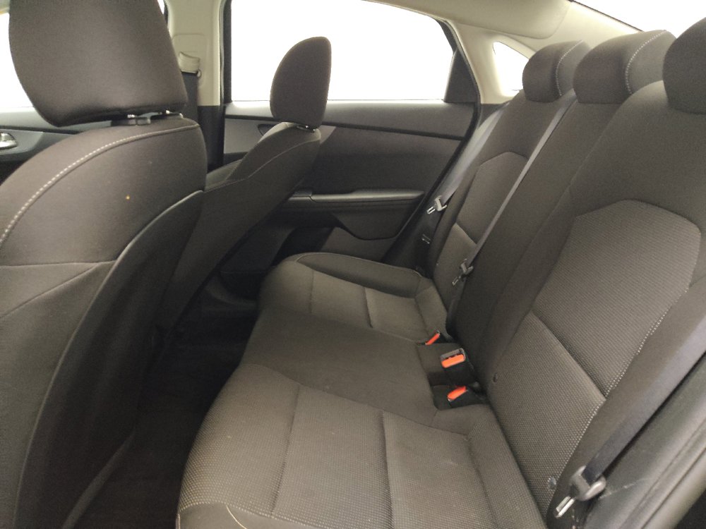 Used 2020 Kia Forte LXS FWD image 18