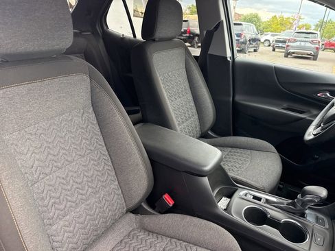 Used 2023 Chevrolet Equinox LT image 36