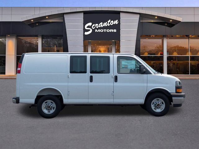 New 2026 GMC Savana 2500 w/ Chrome Appearance Package RWD image 6