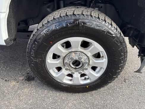 Used 2024 Ford F250 XLT image 12