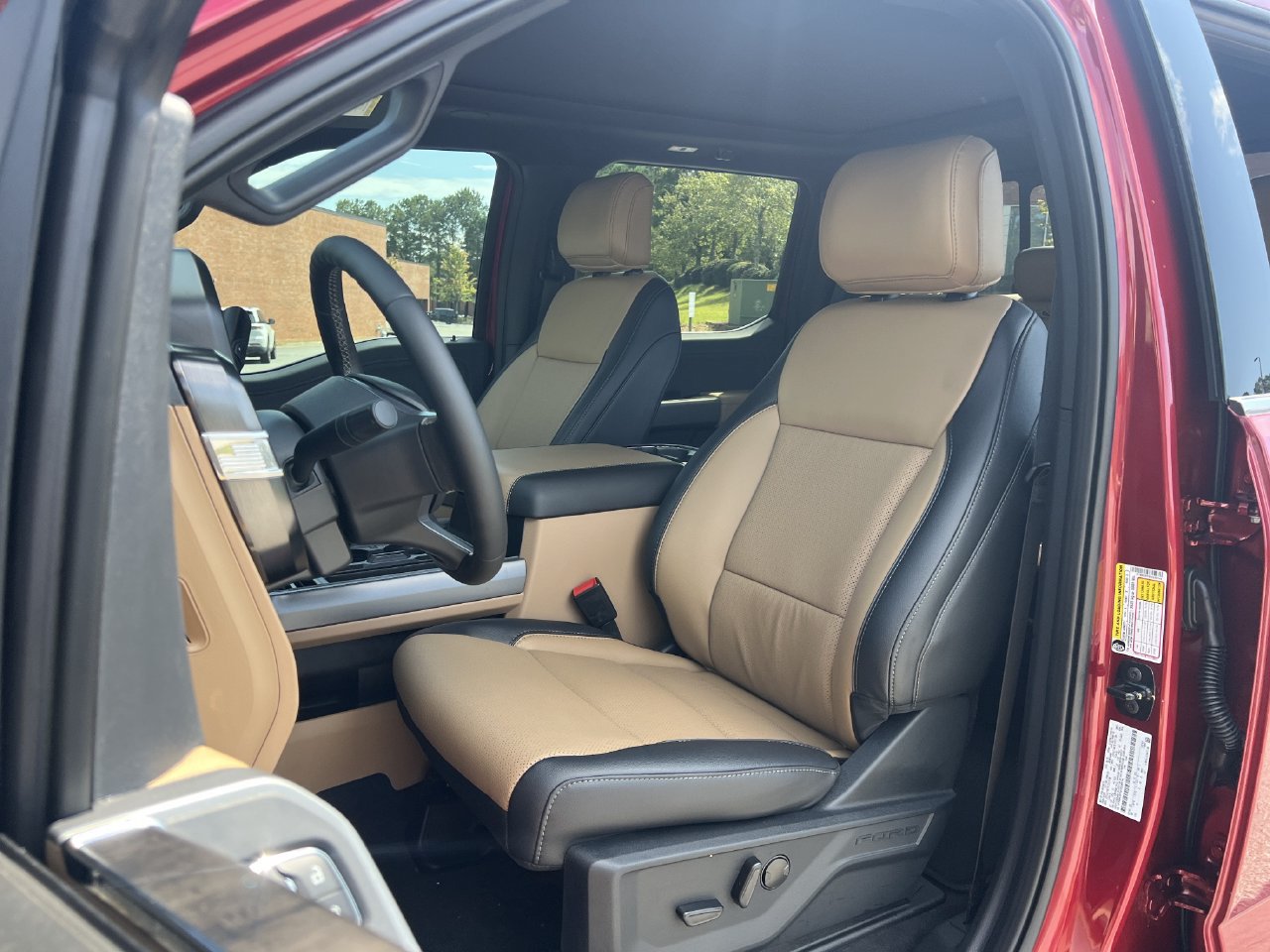 New 2026 Ford F350 Lariat w/ Lariat Ultimate Package AWD/4WD image 18