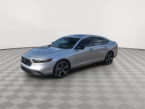 Used 2024 Honda Accord Sport image 4