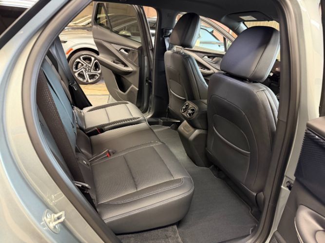 Used 2024 Chevrolet Blazer EV LT AWD/4WD image 30