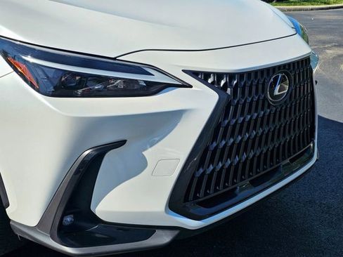 Used 2024 Lexus NX 250 FWD w/ Towing Package (2000 Lbs) image 3