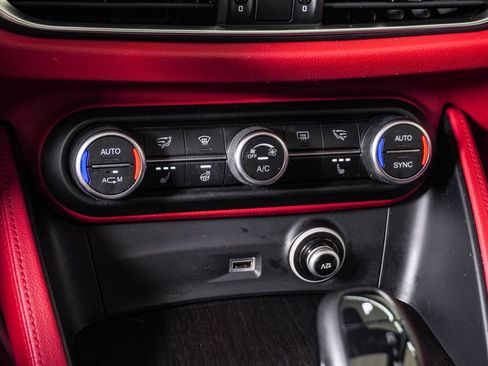Used 2018 Alfa Romeo Stelvio Ti AWD/4WD image 24