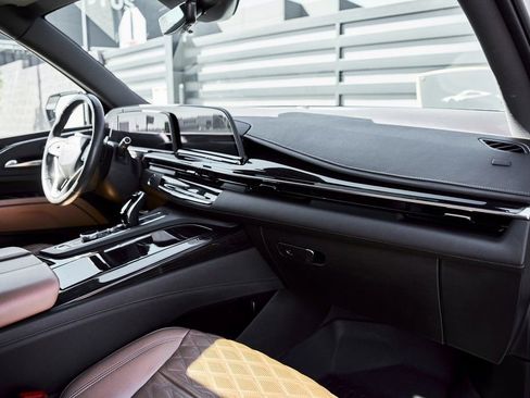 Used 2023 Cadillac Escalade ESV Sport w/ LPO, ONYX Package image 40