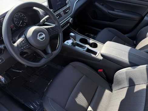 Certified 2025 Nissan Altima 2.5 S FWD image 15