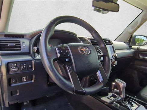 Used 2020 Toyota 4Runner TRD Off-Road Premium AWD/4WD image 10