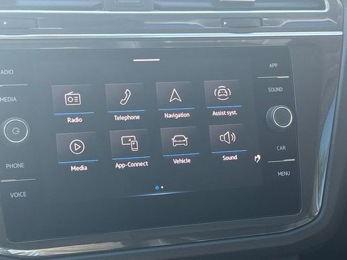 Used 2022 Volkswagen Tiguan SE image 16