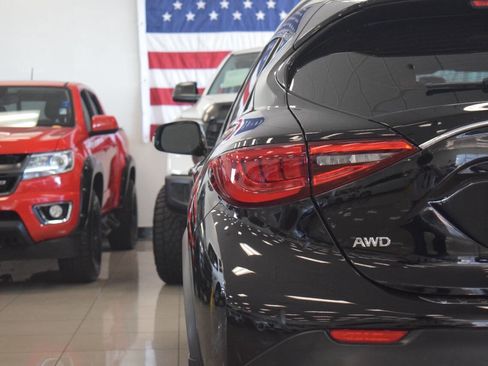 Used 2018 INFINITI QX30 Premium w/ Navigation Package image 22