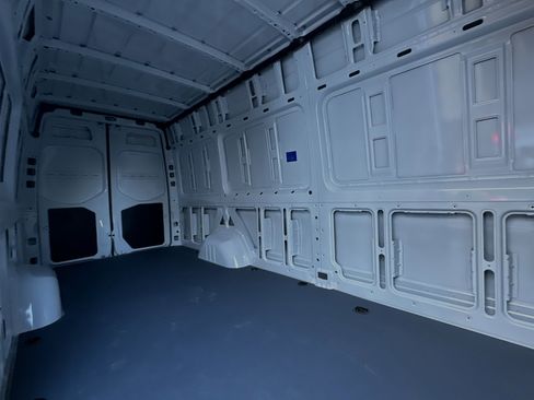 New 2024 Mercedes-Benz eSprinter 170 Cargo image 14