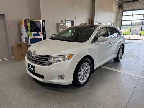 Used 2009 Toyota Venza AWD image 2