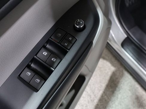 Used 2018 Toyota Highlander XLE image 14