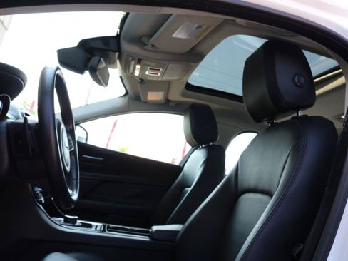 Used 2017 Jaguar XE Premium AWD/4WD image 17