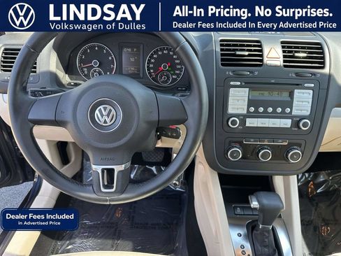 Used 2010 Volkswagen Jetta SE FWD image 10
