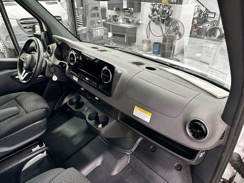 Used 2023 Mercedes-Benz Sprinter 144 Cargo image 25