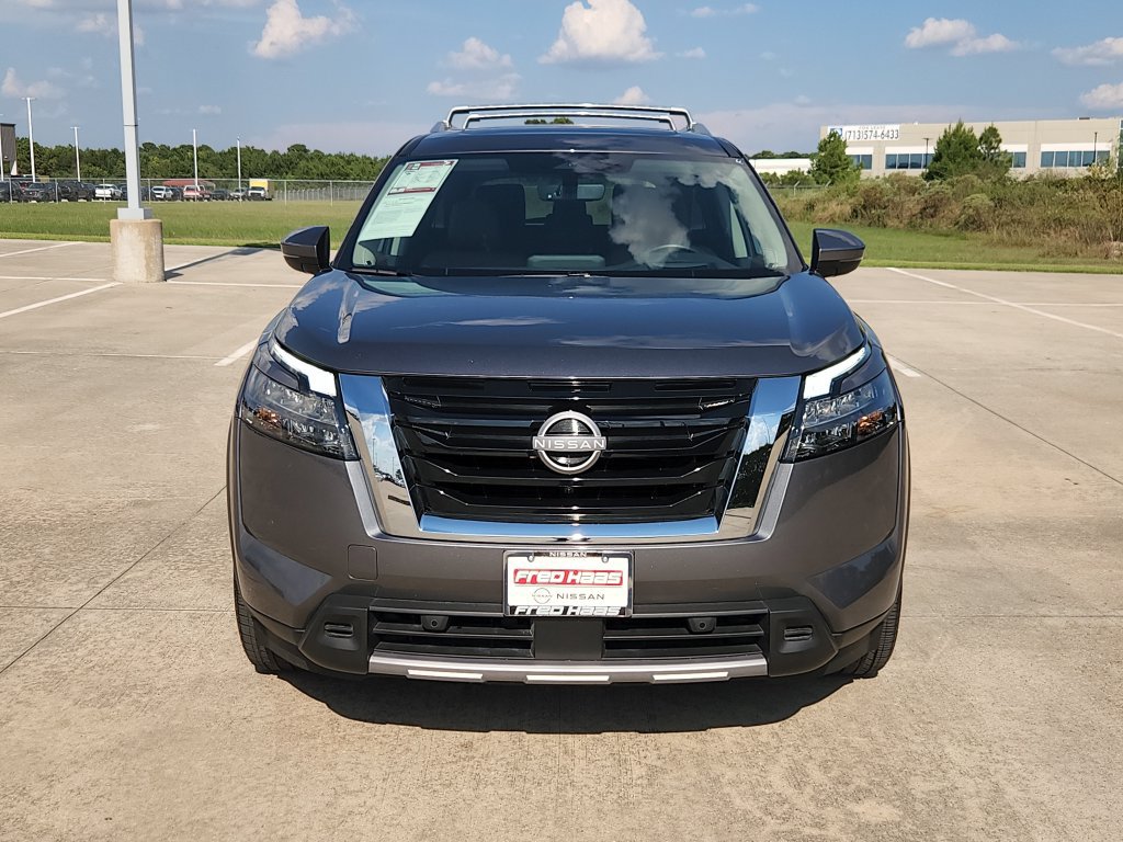 Used 2025 Nissan Pathfinder Platinum w/ Cargo Package FWD image 11