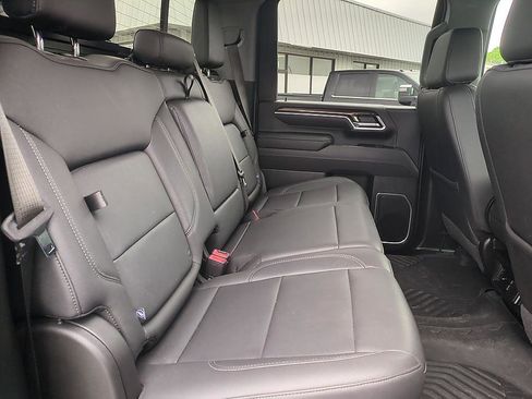 Used 2025 Chevrolet Silverado 2500 LT AWD/4WD image 31