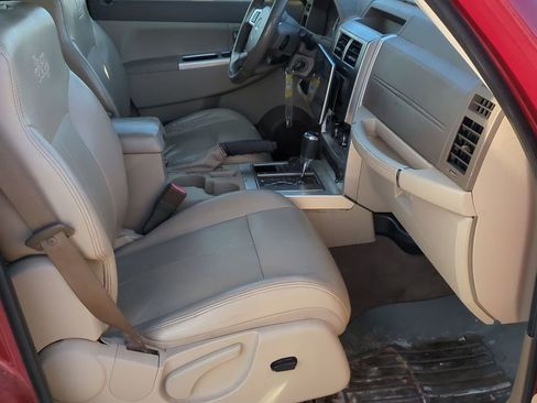 Used 2010 Jeep Liberty Limited w/ Comfort/Convenience Group image 10