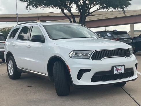 Used 2023 Dodge Durango SXT RWD image 3