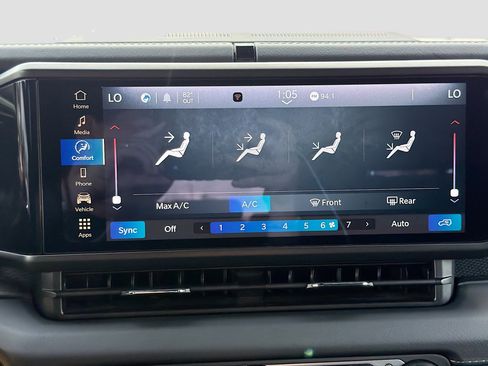 Used 2024 Jeep Wrangler Unlimited Rubicon 4xe image 32