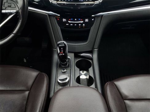 Used 2021 Cadillac XT6 Premium Luxury image 33