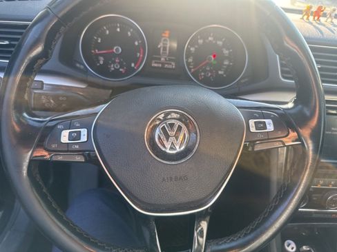 Used 2018 Volkswagen Passat 2.0T SE FWD image 11