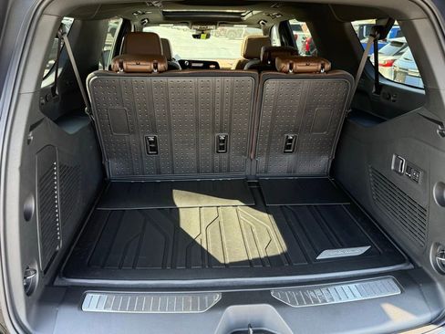 New 2026 Chevrolet Suburban High Country AWD/4WD image 10