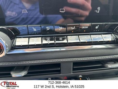 Used 2025 Chevrolet Colorado LT w/ Advanced Trailering Package AWD/4WD image 15